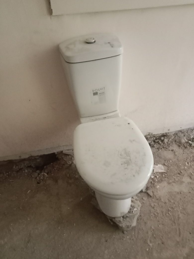 Продается 3 унитаза