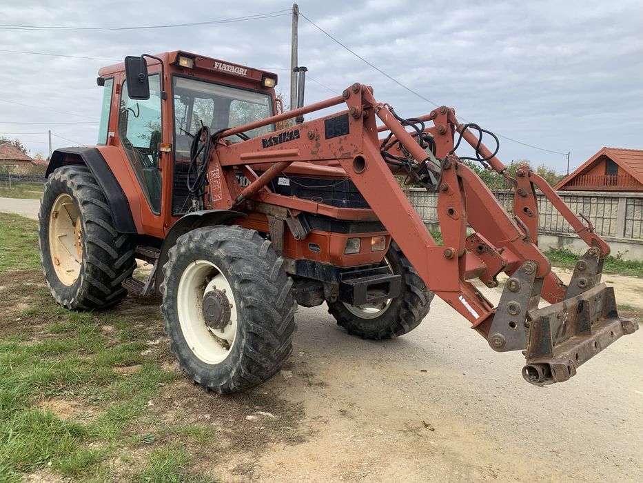 Fiat F 100 incarcator frontal faucheux cu joystick