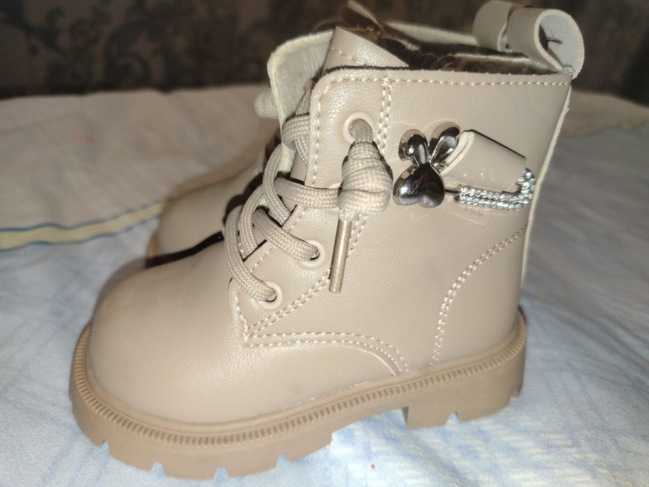 Продам зимние ботинки