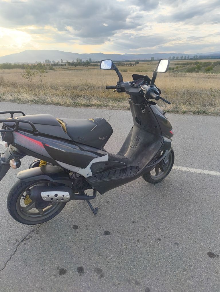 Aprilia sr 50 street