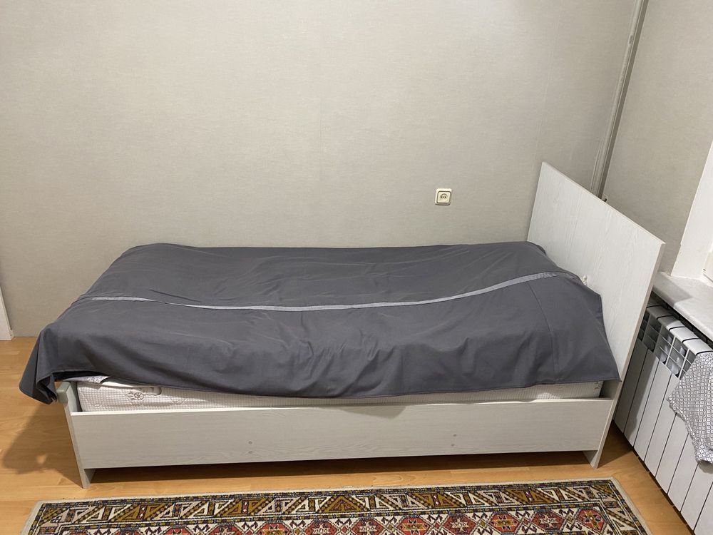 Кровать с матрацо 1 спальная белая
