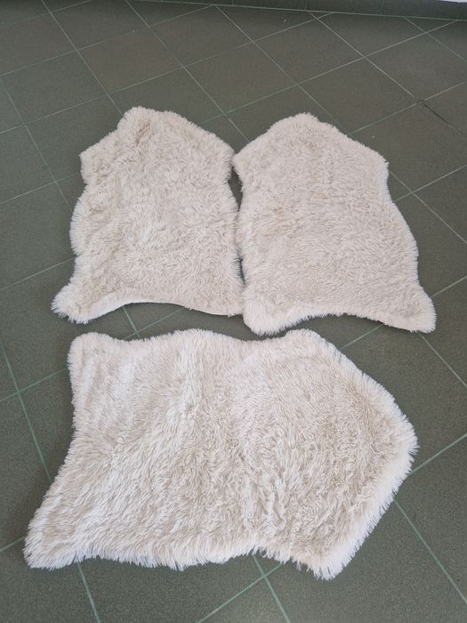 Три броя килимчета за спалня