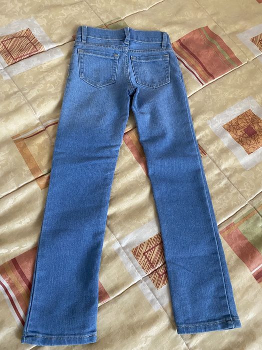 Blugi skinny pentru fete