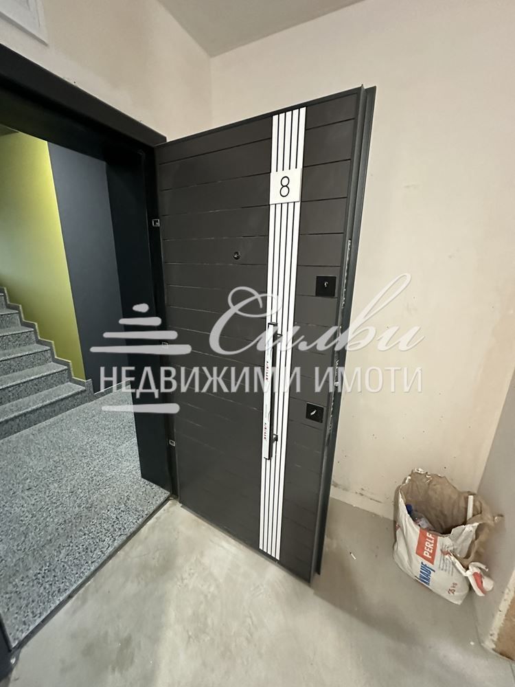Продава се Двустаен апартамент в Шумен, Добруджански - 64 кв.м за 1355 €/кв.м - Снимка #2