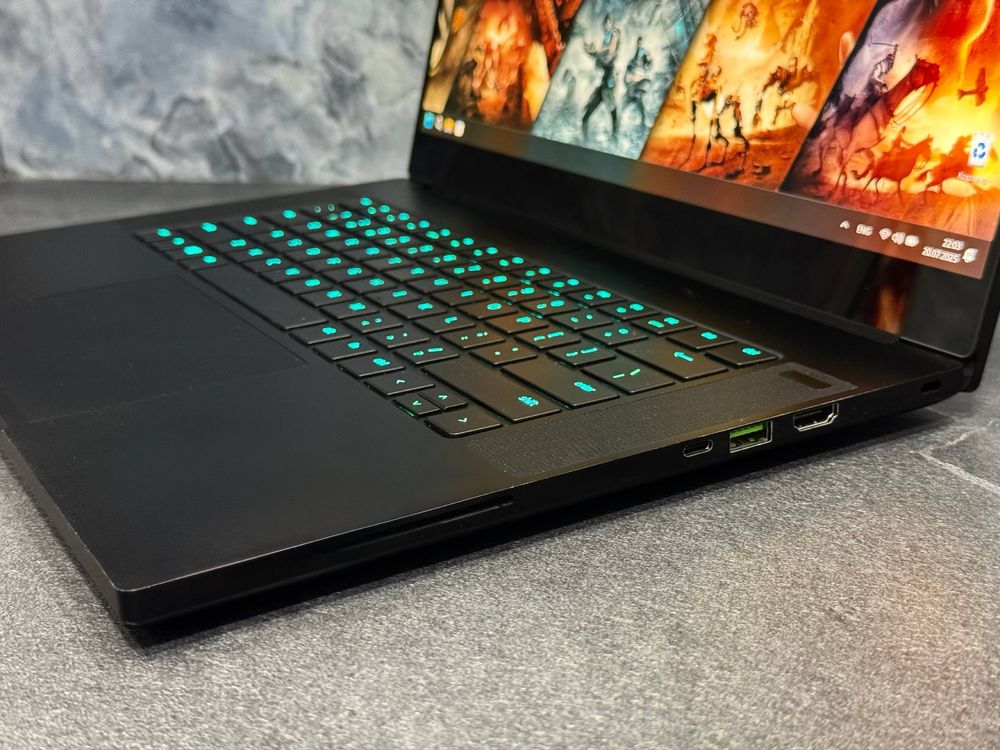 Razer Blade 15 i7-10875H/32/2TB SSD/RTX 2080 Super/Сенсорный 4K Oled