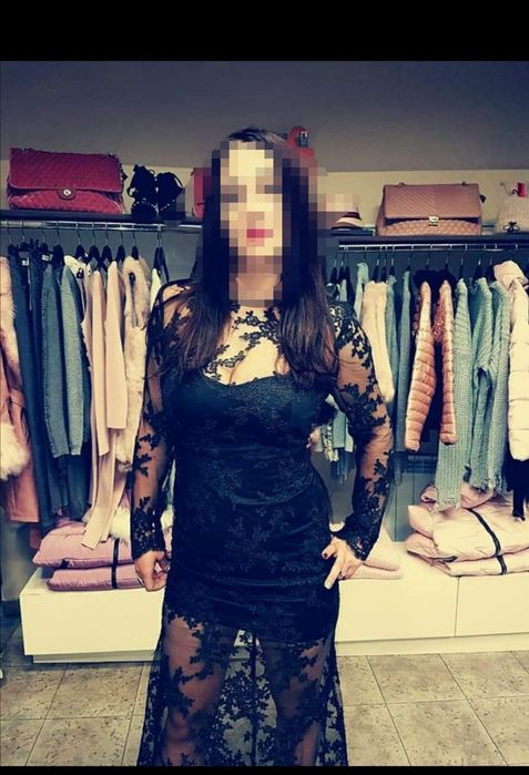 Официална черна рокля с дантела. Бална рокля