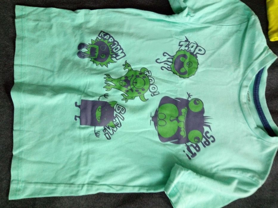 гъзарско дънково яке, кецове и тениски