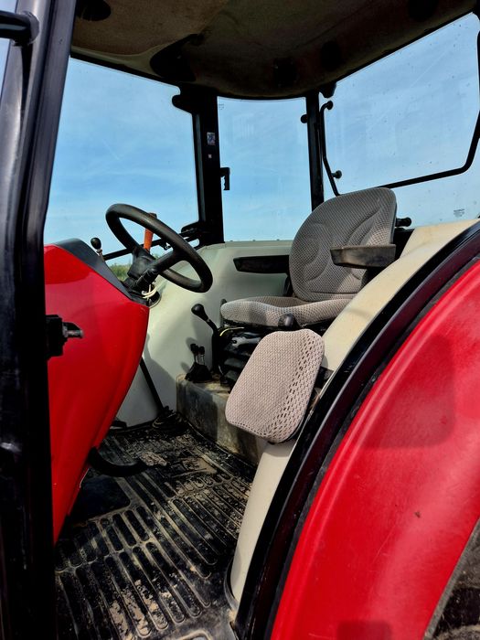 Vand/schimb cu bovine ANGUS, 2 TRACTOARE - HARS 299S cu incarcator si