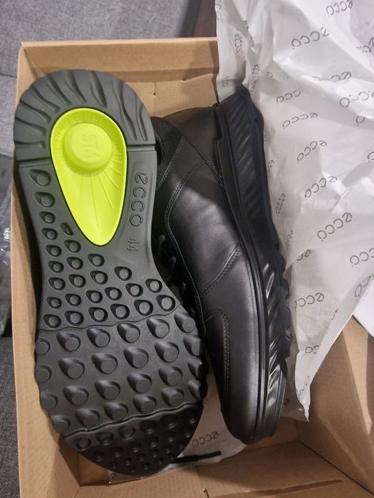 Продавам  обувки  еко