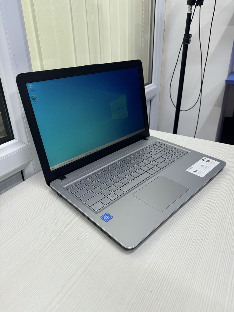 Asus ноутбук для офиса и учебы идеальном состояний быстрый