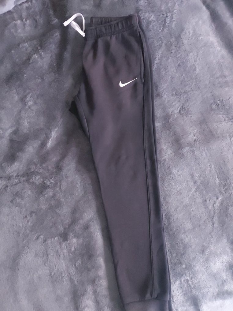 Pantaloni Nike negrii