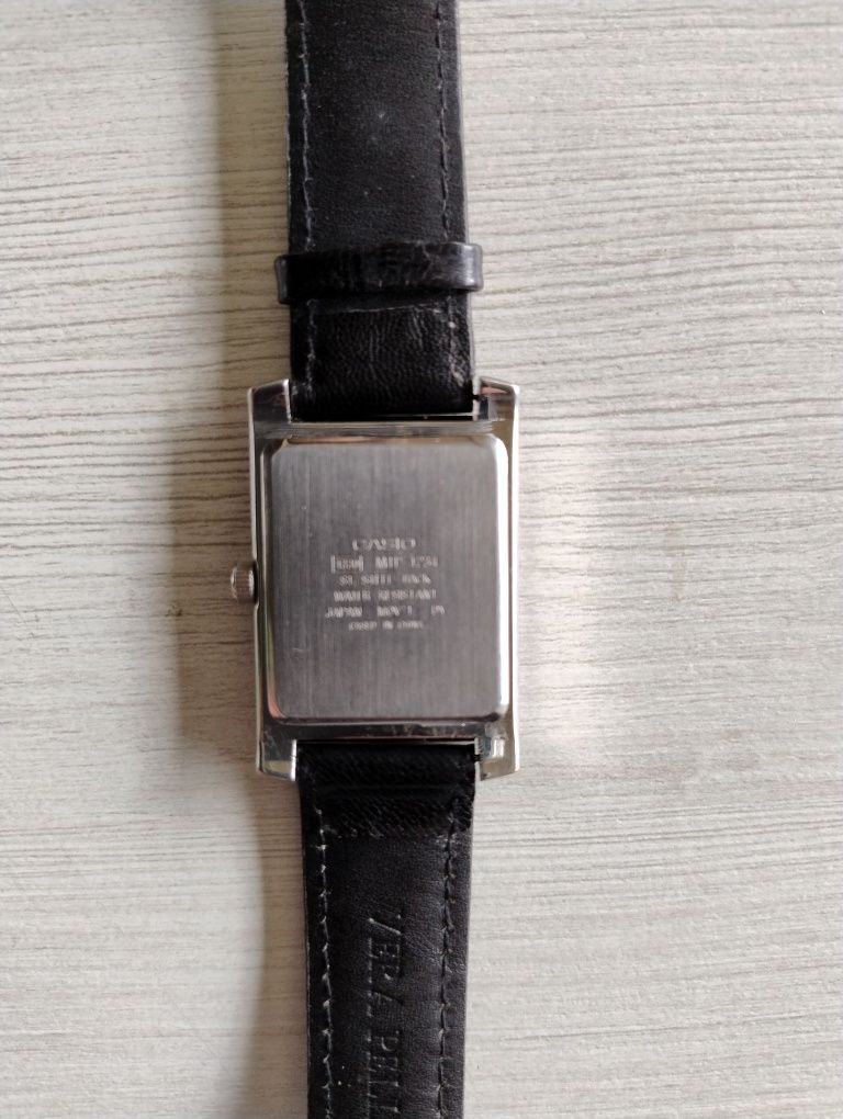 Vând ceas Casio mtp-1234pl