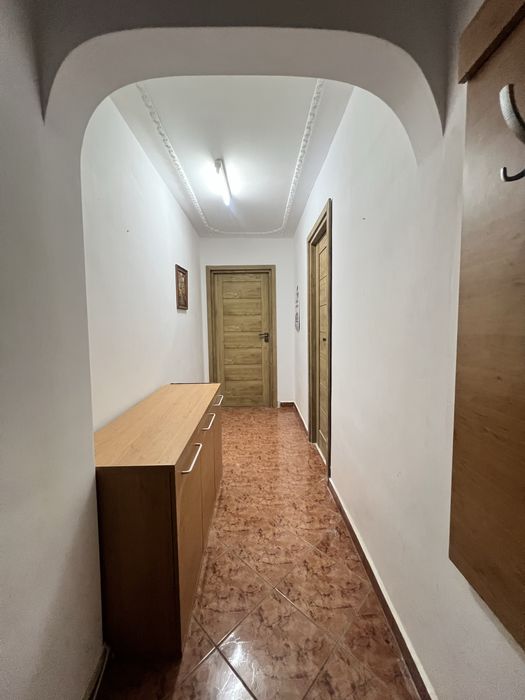 Închirierz apartament cu două camere