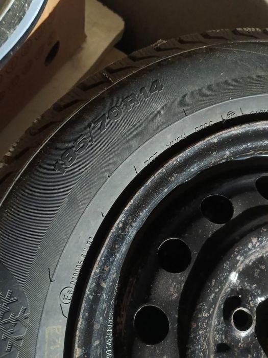 Шипи комплекты сатылады.размер 185/70/14.багасы 70 мын.Алгада тур