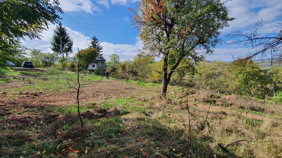 Teren cu vedere la muntii Leaota(primii 1800 intravilan+dif.extravilan