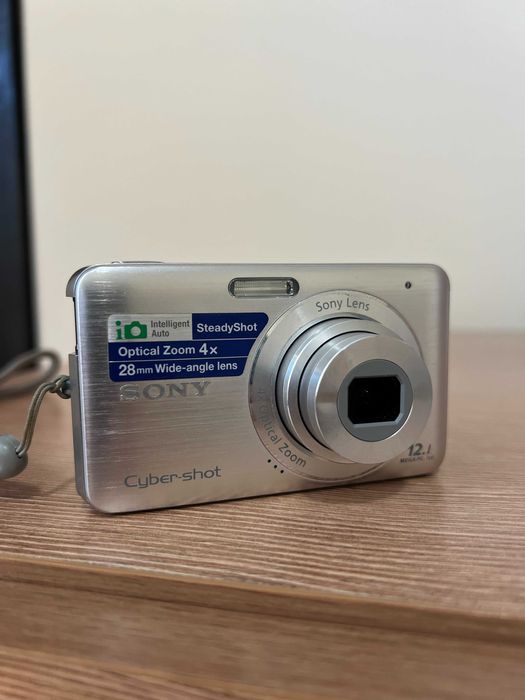 Фотоапарат Sony 12,1Mp (+подаръци)