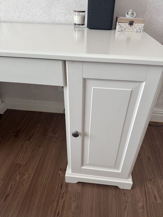 Деревянный рабочий стол