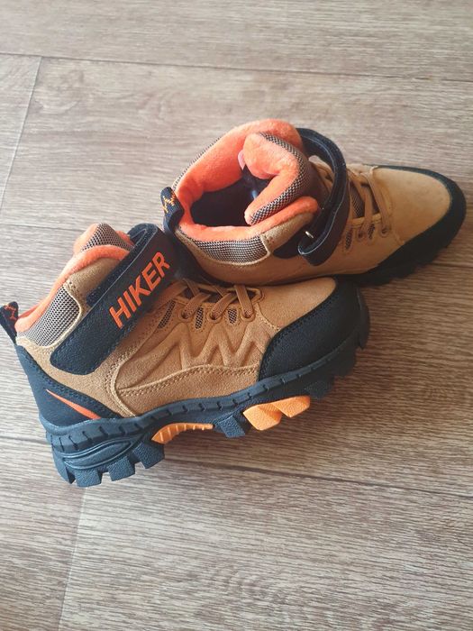 Продам демисезонные ботинки