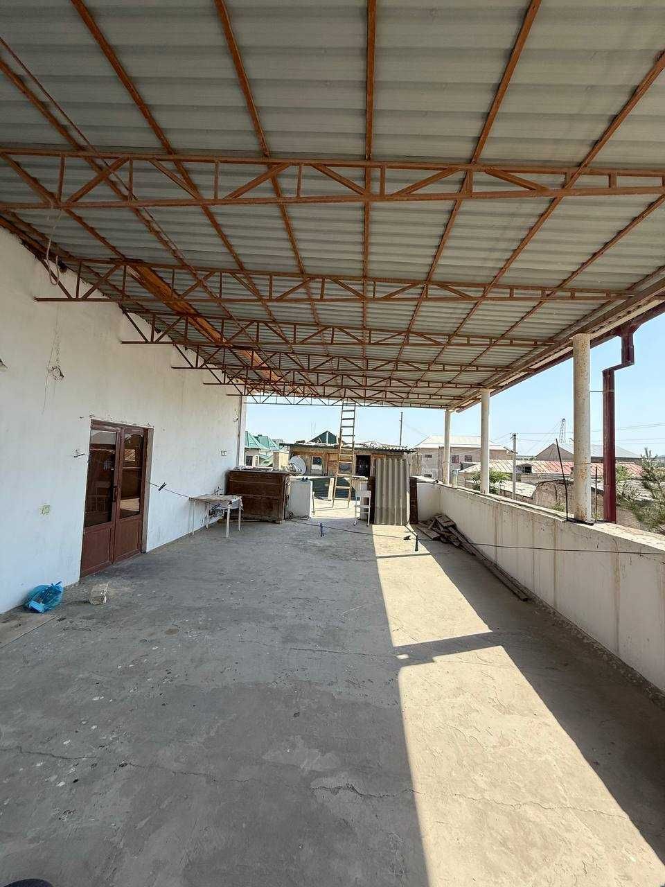 Tayyor 4.5 sotiqli 2 qavatli qilib qurilgan hovli sotiladi.
