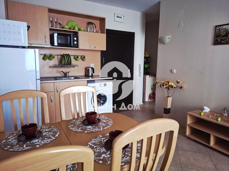 Продава се Двустаен апартамент в к.к. Слънчев бряг - 65 кв.м за 1182 €/кв.м - Снимка #3