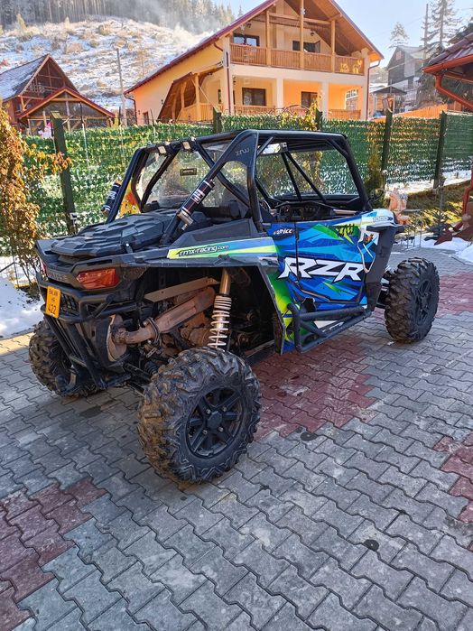 UTV Polaris RZR 1000