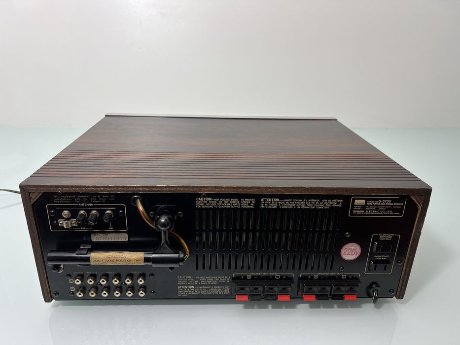 Receiver Vintage Sansui G-5700: