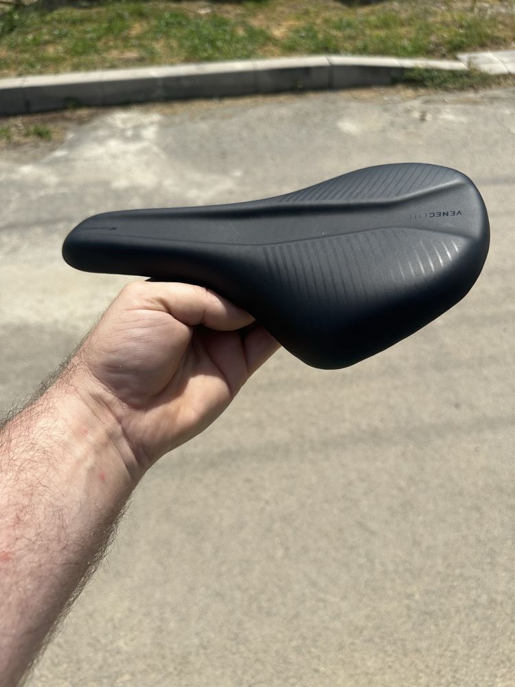 Седло Bontrager Arvada, Veneclite NF ergonomics, SR Classic avenue