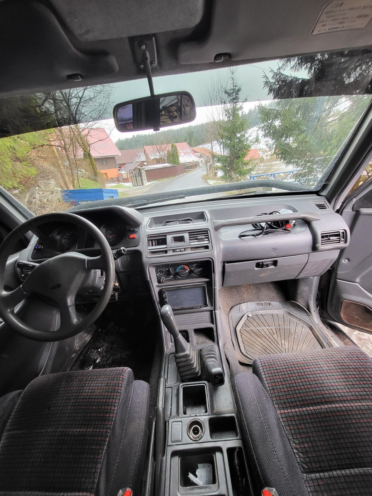Vând Mitsubishi Pajero