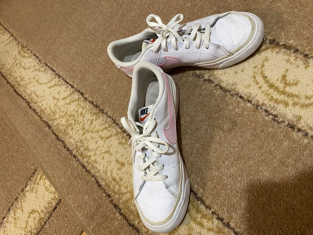 Кецове Nike.