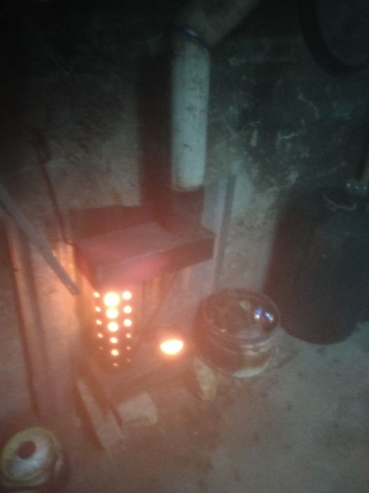 Печь на отработке ,буржуйка.