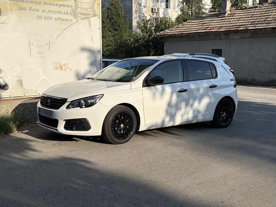 Продавам Пежо 308