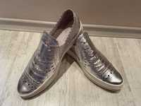Сребърни обувки от естествена кожа 40 номер