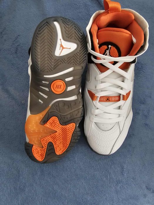 Оригинални нови маратонки Nike Jordan