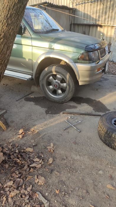 Продам комплект диски с резиной