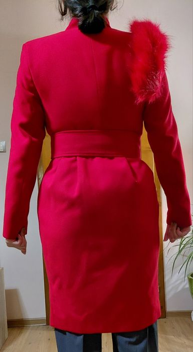 Palton rosu cu blanita detasabila 40