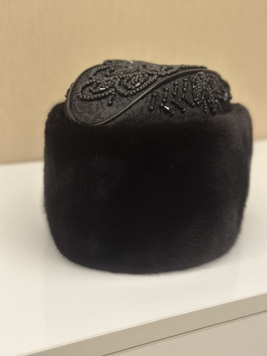 Продам норковую женскую шапку