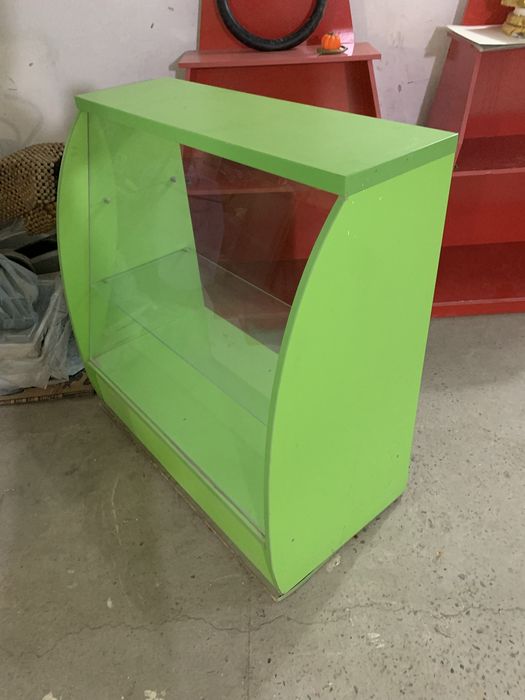 Витриналар сотилади, дўконлар учун.