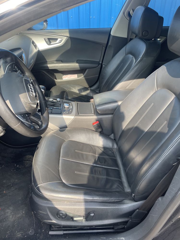 Interior din piele scaune față și banchetă spate Audi A7  volan stânga