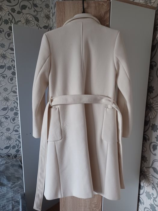 Палто дълго бяло