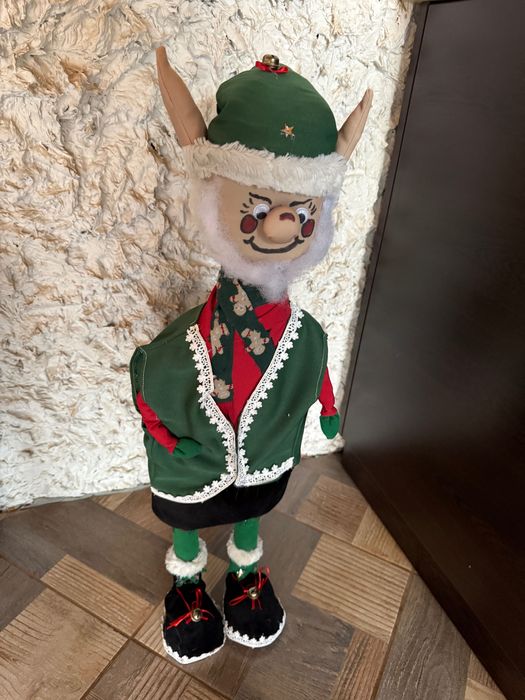 Коледен Елф        .