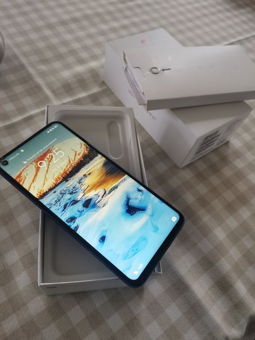 Телефон Huawei nova 5T