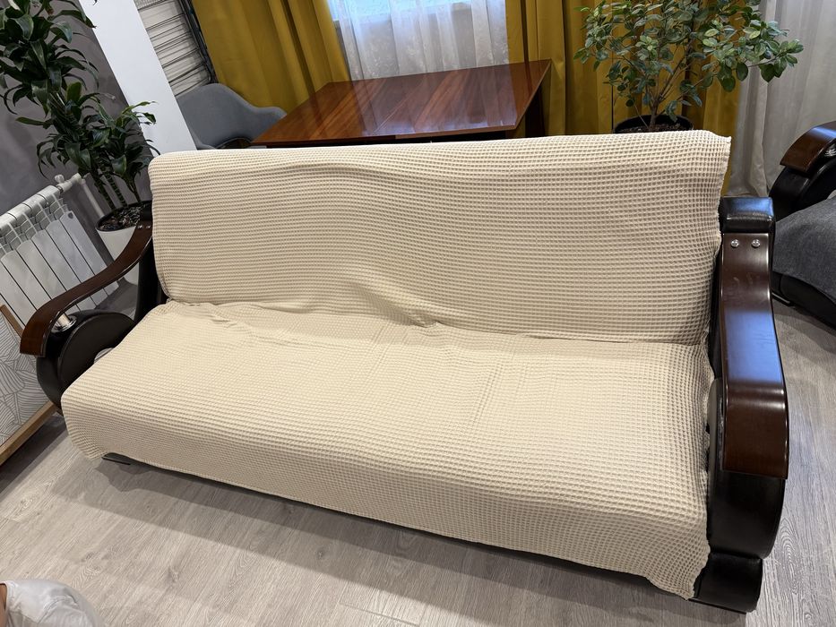 Диван с креслами в хорошем состоянии