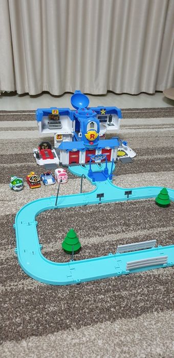 Продам дет.гараж Робокап Полли