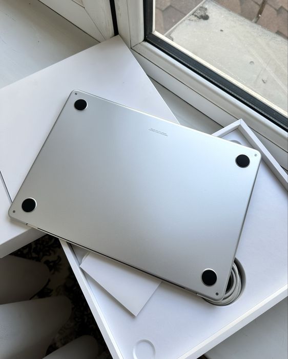 MacBook Air M3 Silver 8/256GB 100%