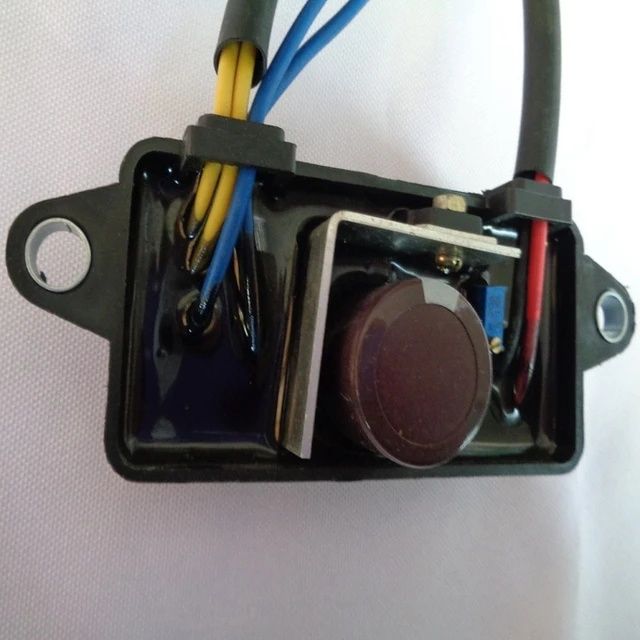 Stabilizator regulator automat de tensiune pentru mașină Avr 3KW