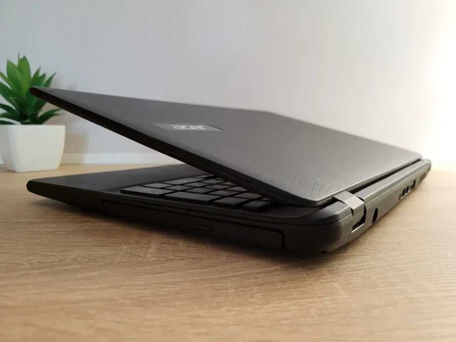 Ноутбук Acer в хорошем состоянии