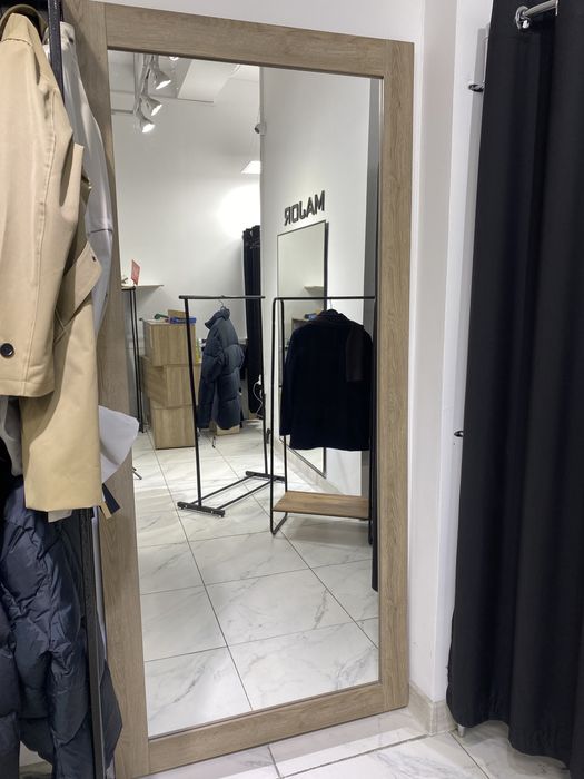 Продается настенное зеркало