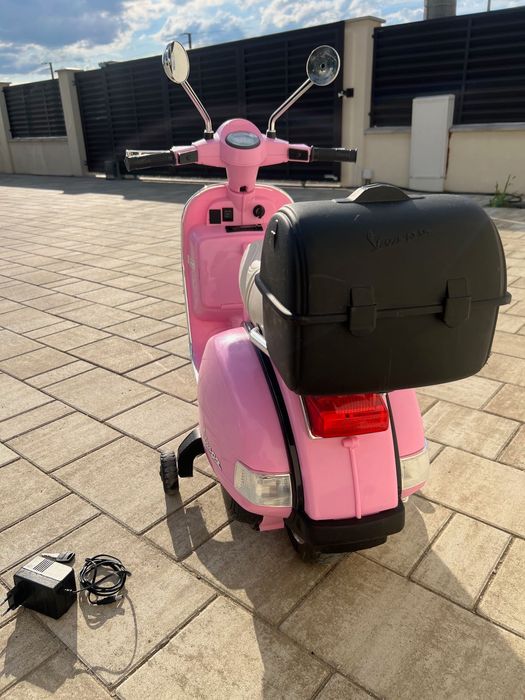 Scuter electric pentru copii Piaggio PX150, 70W, 12V, roz.
