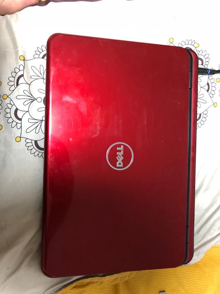 Vând laptop DELL