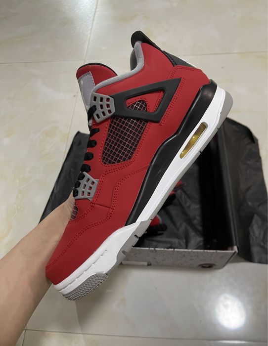 Air Jordan 4 Retro Toro Bravo